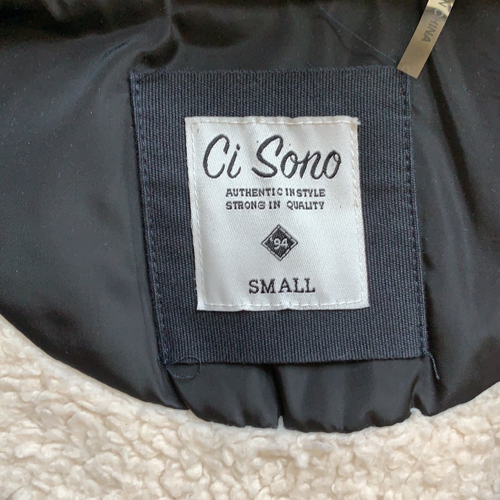 Black Ci Sono Vest View 3